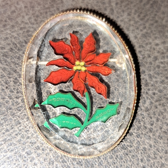 Gorgeous CHRISTMAS Glass PIN Reverse Painted CARVED Beveled Glass POINSETTIA Vtg - Picture 1 of 6